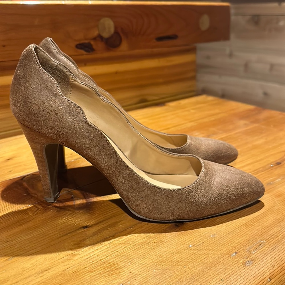 Crown Vintage “Alexandria” Tan Pumps